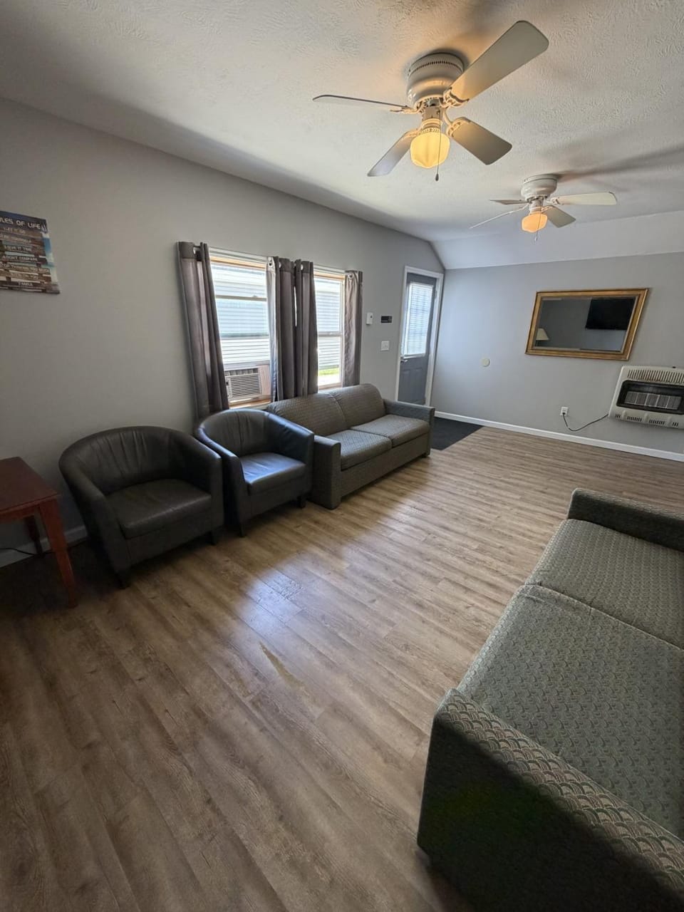 Pet Friendly Walk to Lake Firepit And Grill Apartment in Geneva-on-the-Lake
