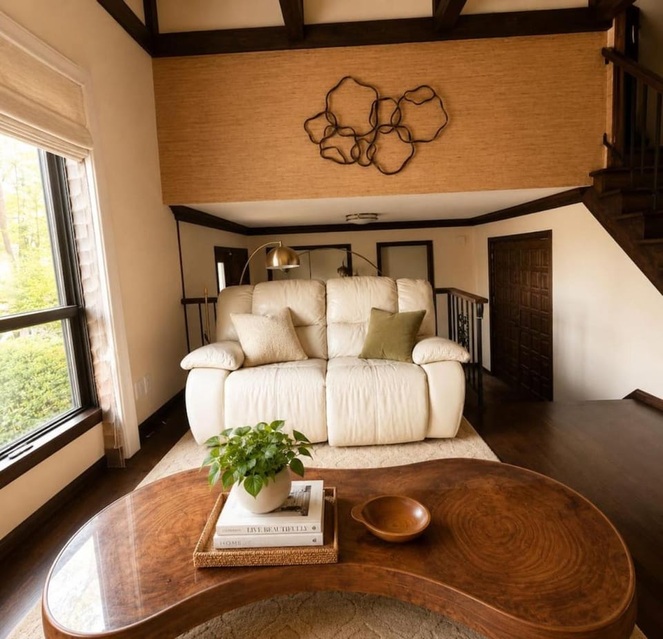 Room with Desk Wi-Fi and coffee House in Paramus