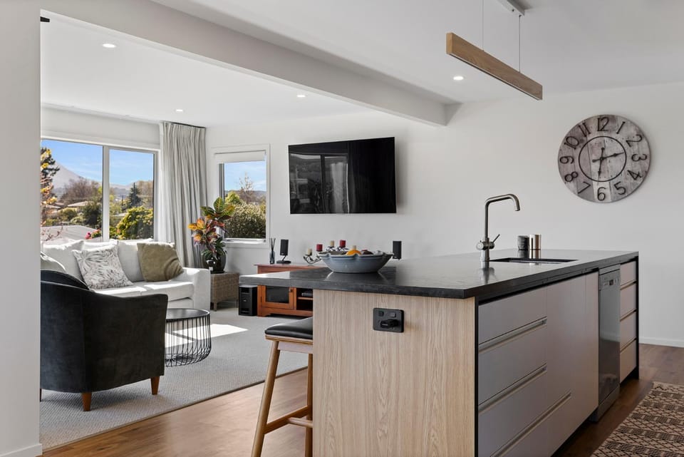 Rainbow Haven, Where family time meets Lake time House in Taupo
