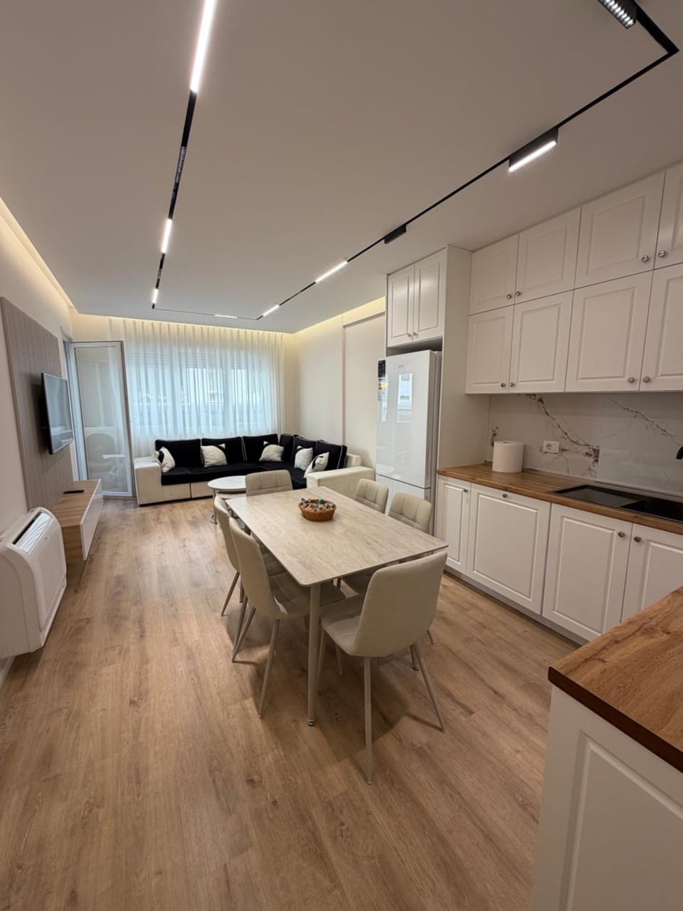 Living room, Dining area, kitchen