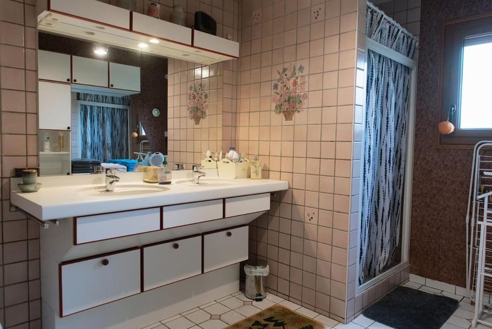 Maison familiale spacieuse avec jardin et garage Villa in Bourgogne-Franche-Comté