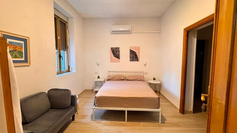Bed, Bedroom, air conditioner
