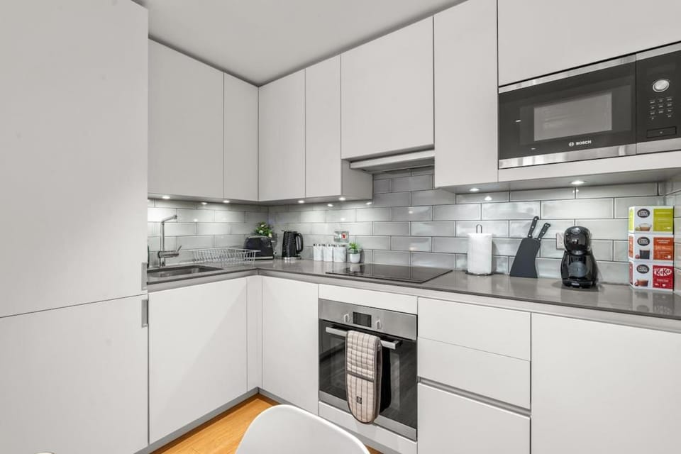 1BR Stylish London Haven - Sleeps 6 Canning Town Apartment in London