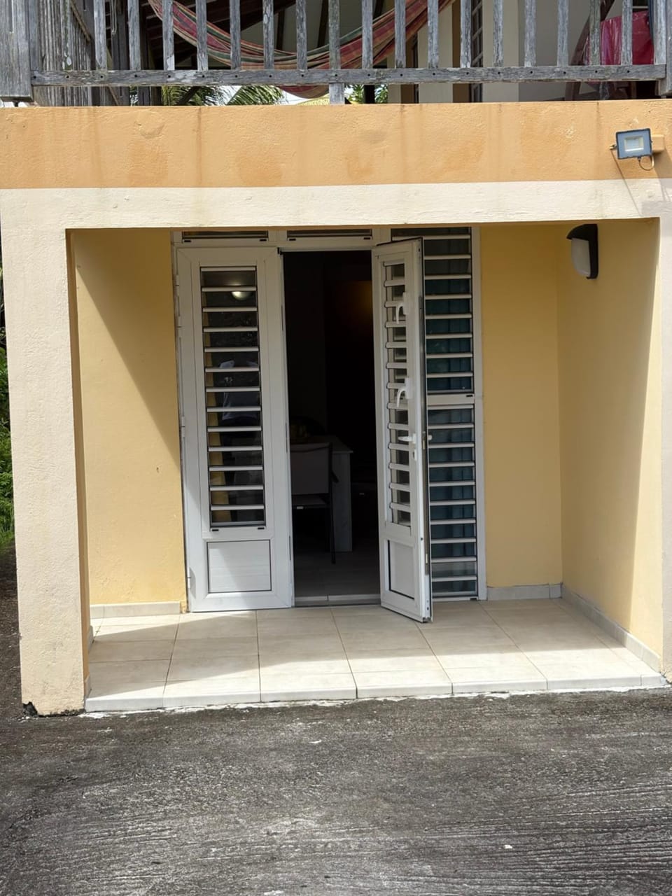 Facade/entrance