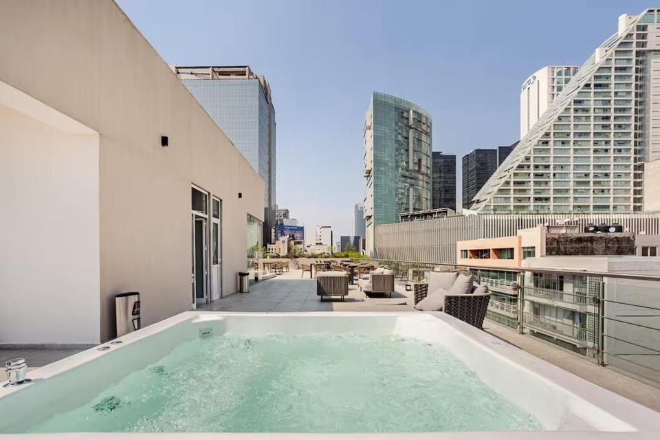 Lujo en Zona Rosa Amenidades GYM y Jacuzzi en Terraza Apartment in Mexico City