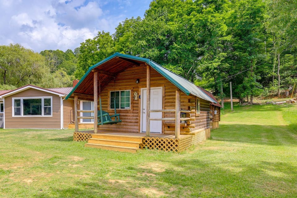 Private Beach! Home w/ 2 Guest Cabins in Hiwassee Cabin in Claytor Lake