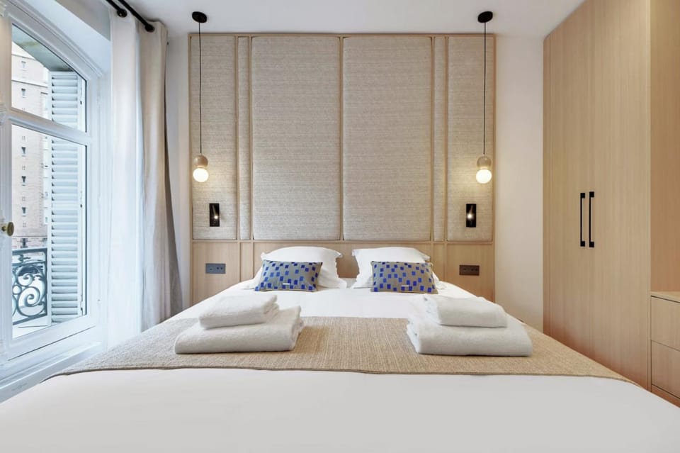 Bed, Photo of the whole room, Bedroom, towels, wardrobe
