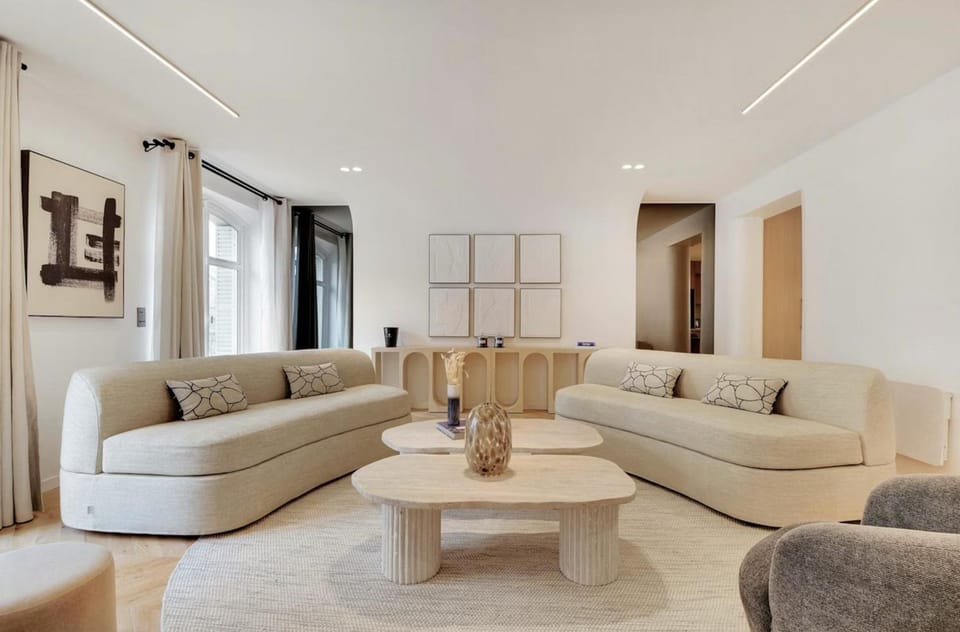 Living room, Seating area