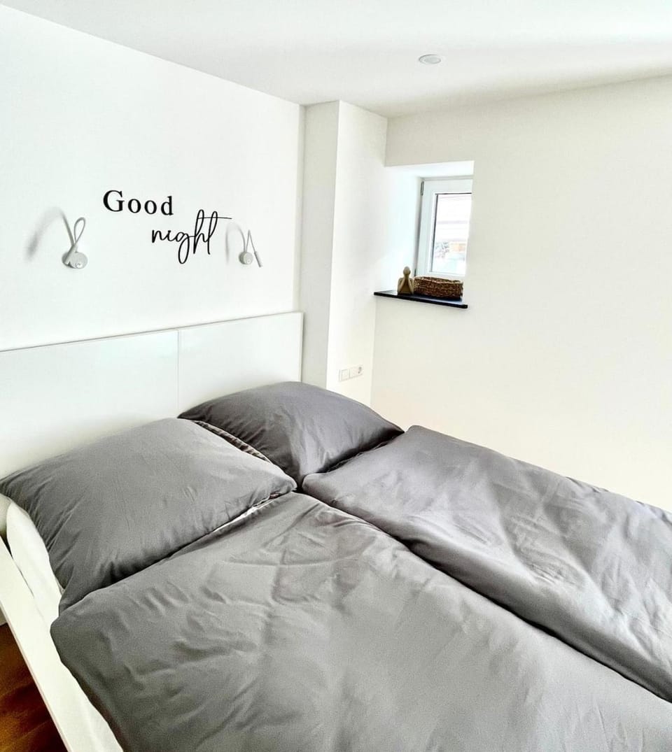 Neu renovierte Wohnung mit 2 separaten Schlafzimmern Apartment in Aalen