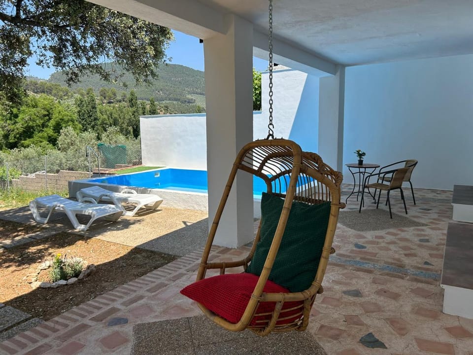 Day, Natural landscape, Mountain view, Pool view, Swimming pool, sunbed