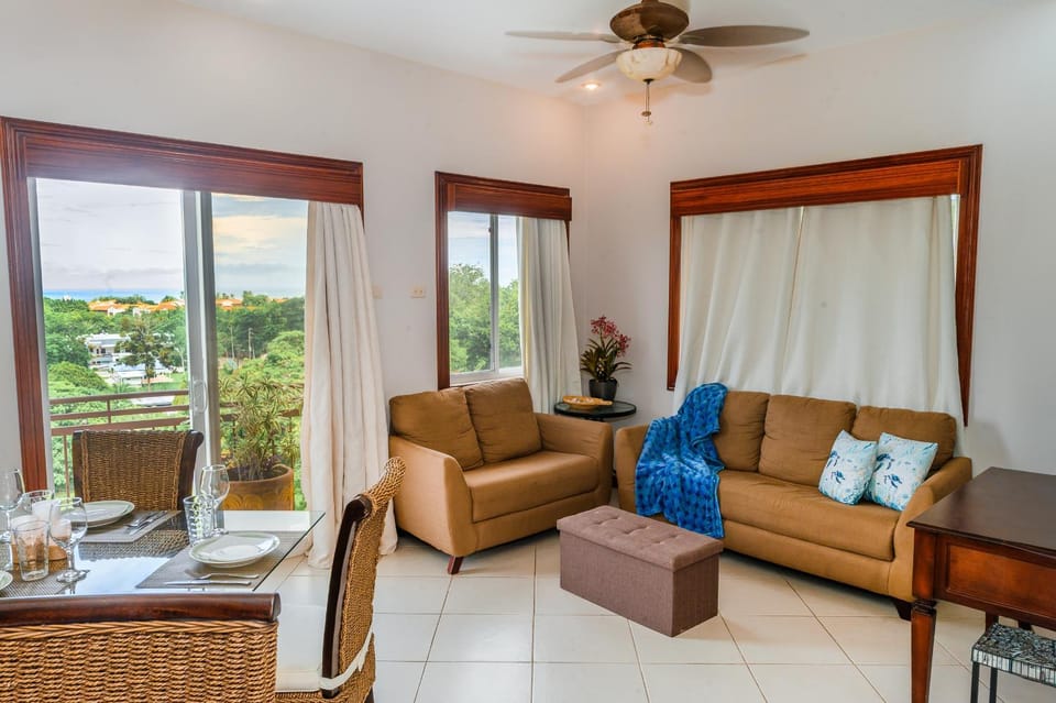 Beautiful condo in Herradura with ocean view Apartment in Herradura