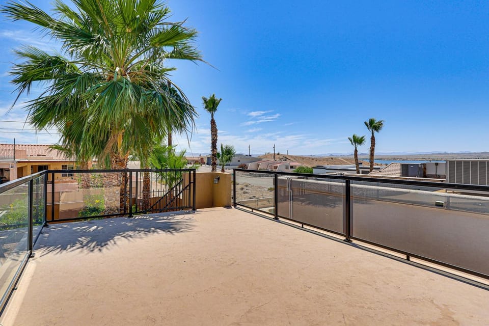 2 Casitas! Luxe Group Getaway, 3 Mi to Lake Havasu House in Lake Havasu City