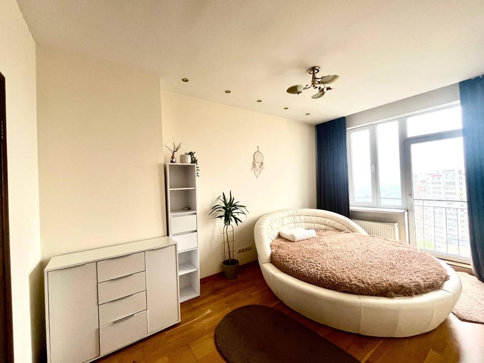 Апартаменты в Аркадии с двумя спальнями, гостиной и двумя санузлами Apartment in Odessa