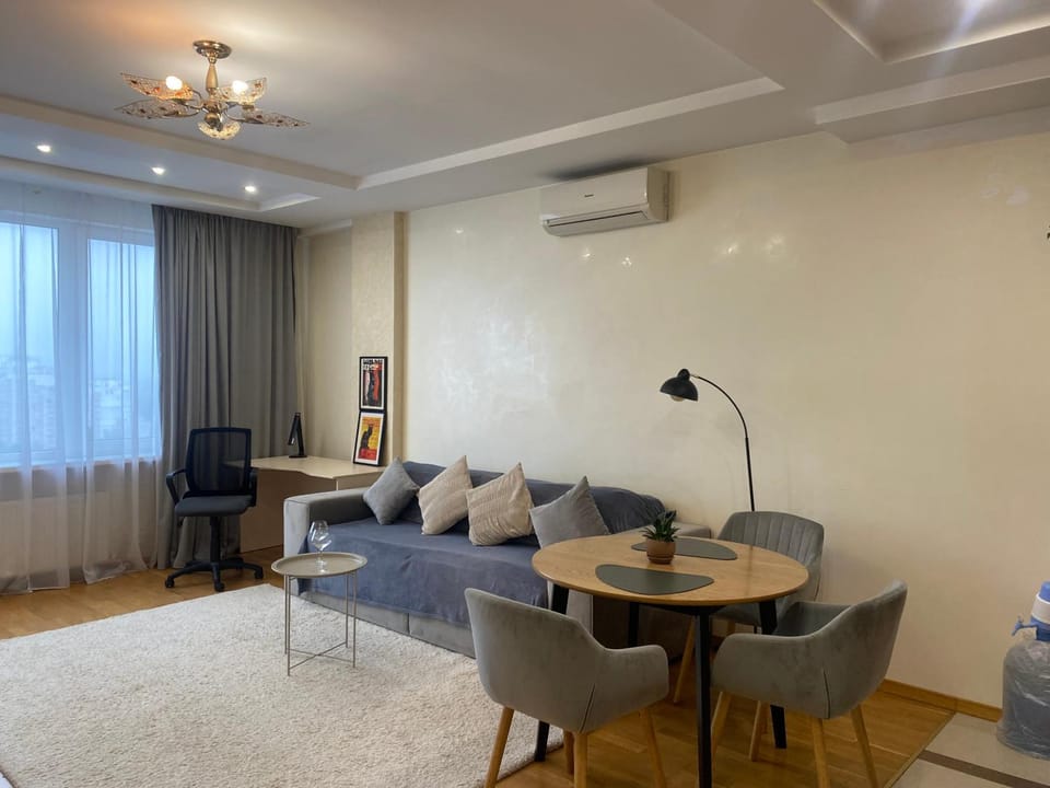 Апартаменты в Аркадии с двумя спальнями, гостиной и двумя санузлами Apartment in Odessa