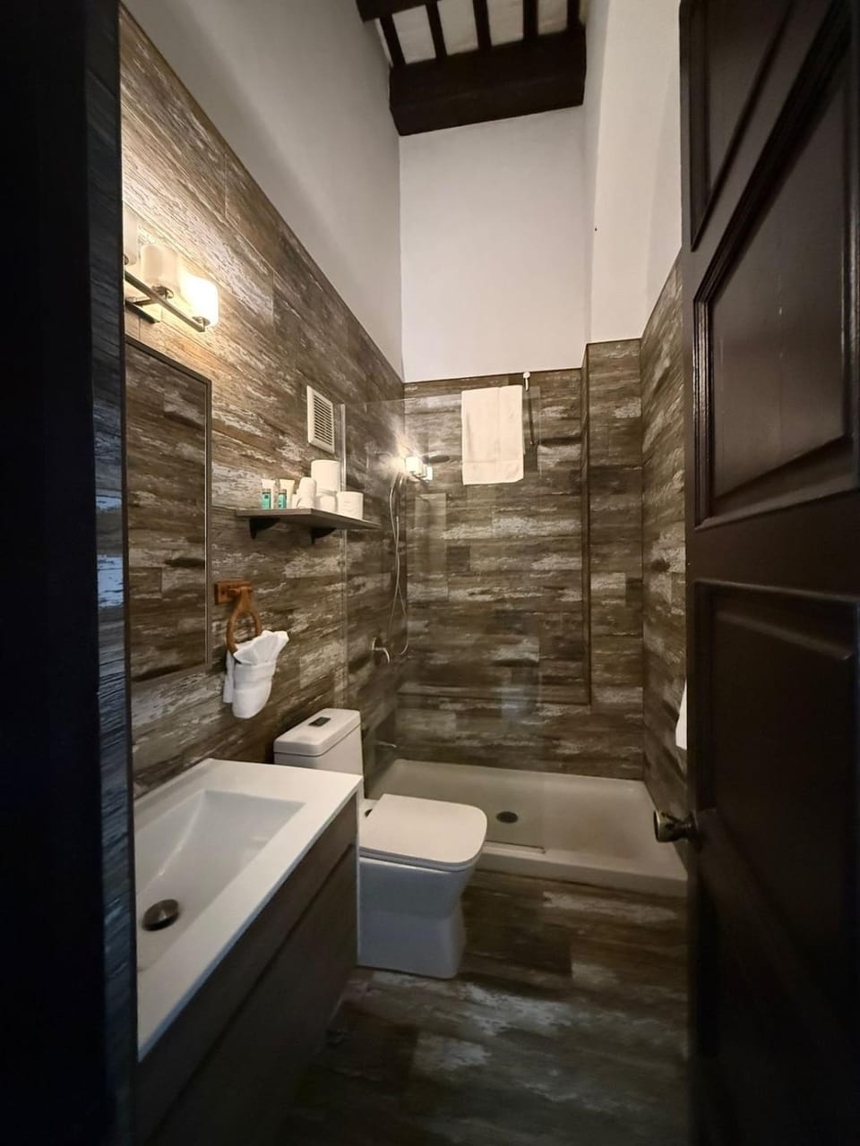 Elegant San Juan Loft for 8 The Mezzanine Apartment in San Juan