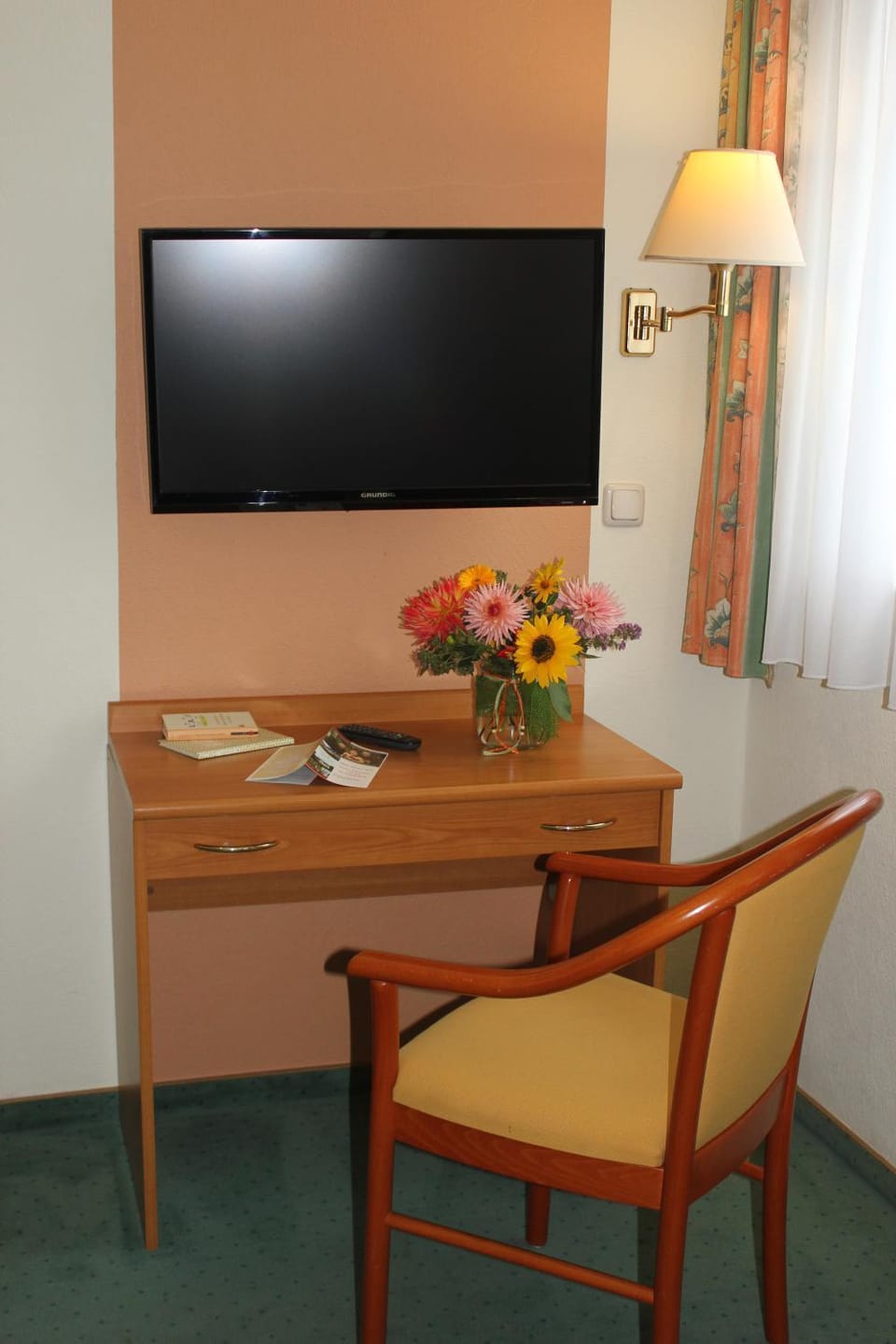 TV and multimedia, Decorative detail