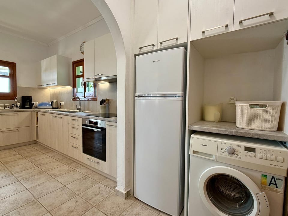oven, laundry, washing machine