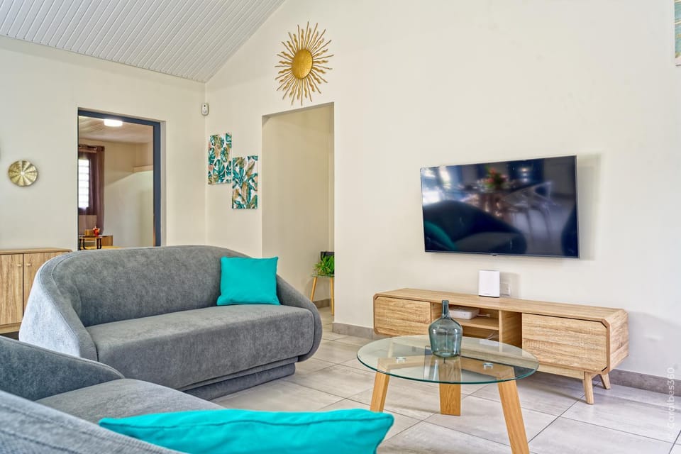 Communal lounge/ TV room, Living room, Seating area