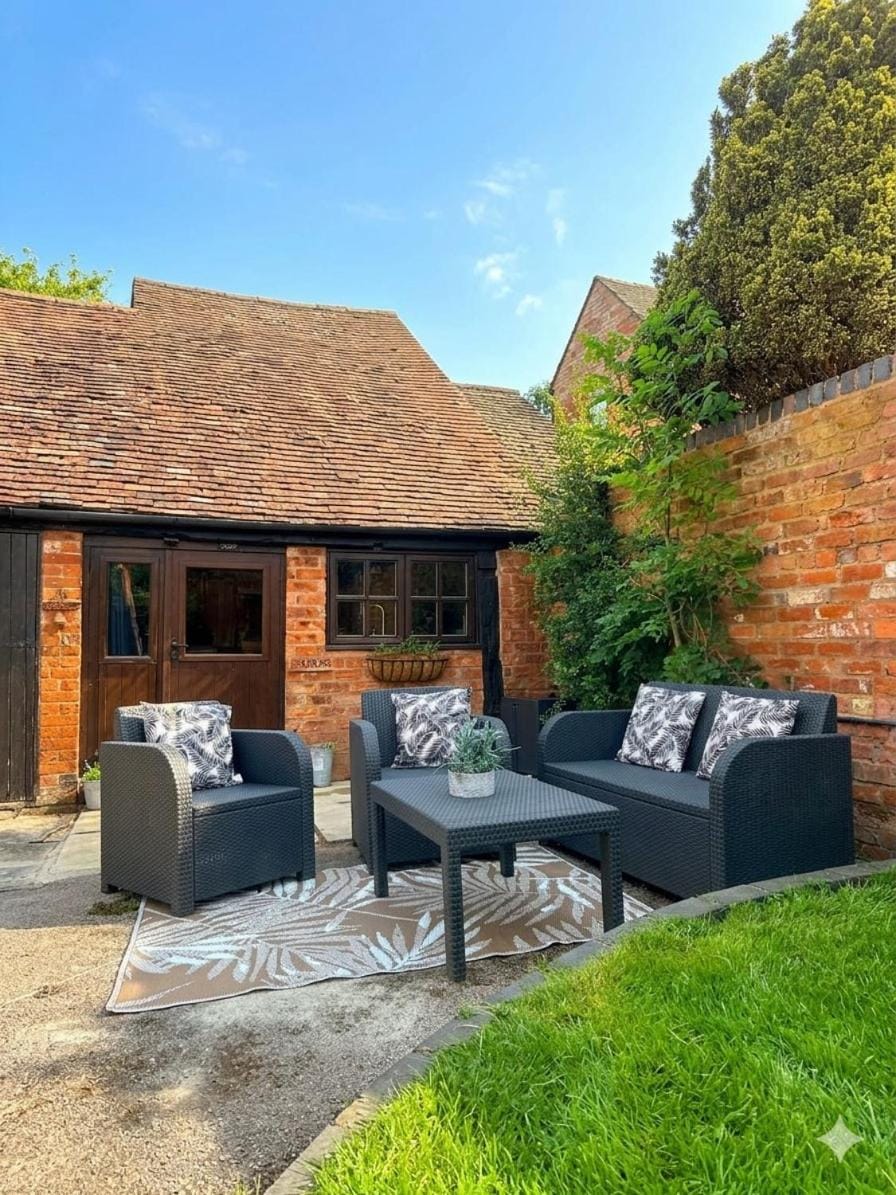 Property building, Patio, Garden, Seating area, Garden view