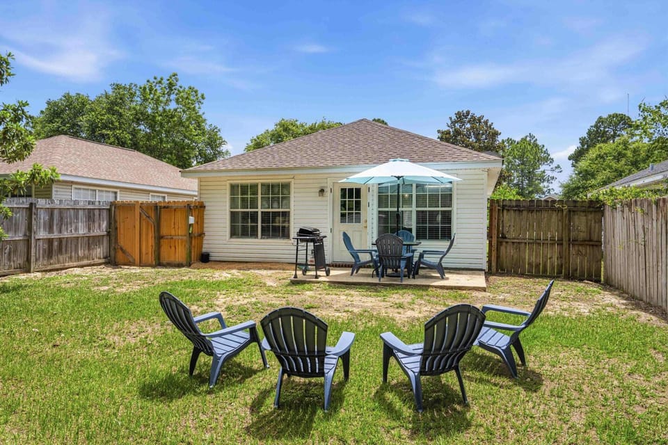 Relax on Navarre Beach, Play in Pensacola House in Alabama