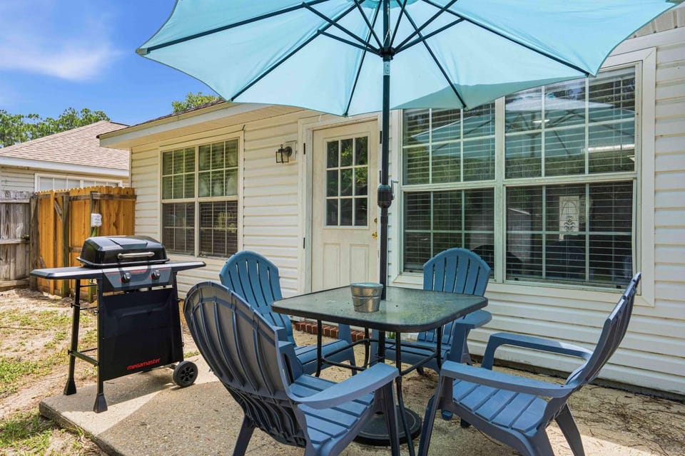 Relax on Navarre Beach, Play in Pensacola House in Alabama