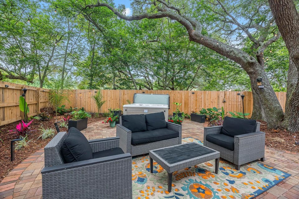 3BR Home Indoor Pool Hot Tub Dog Friendly House in Pensacola Beach