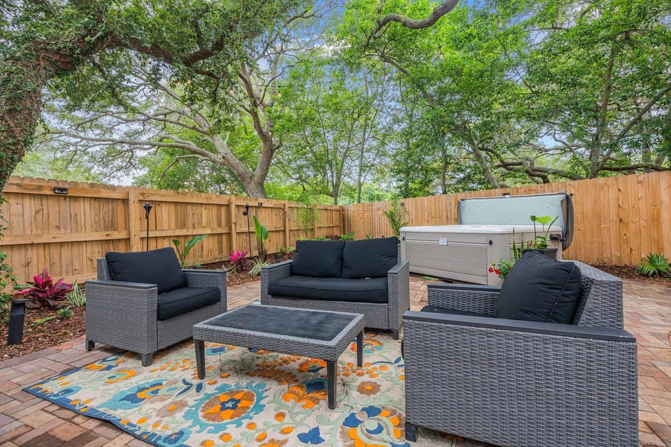 3BR Home Indoor Pool Hot Tub Dog Friendly House in Pensacola Beach
