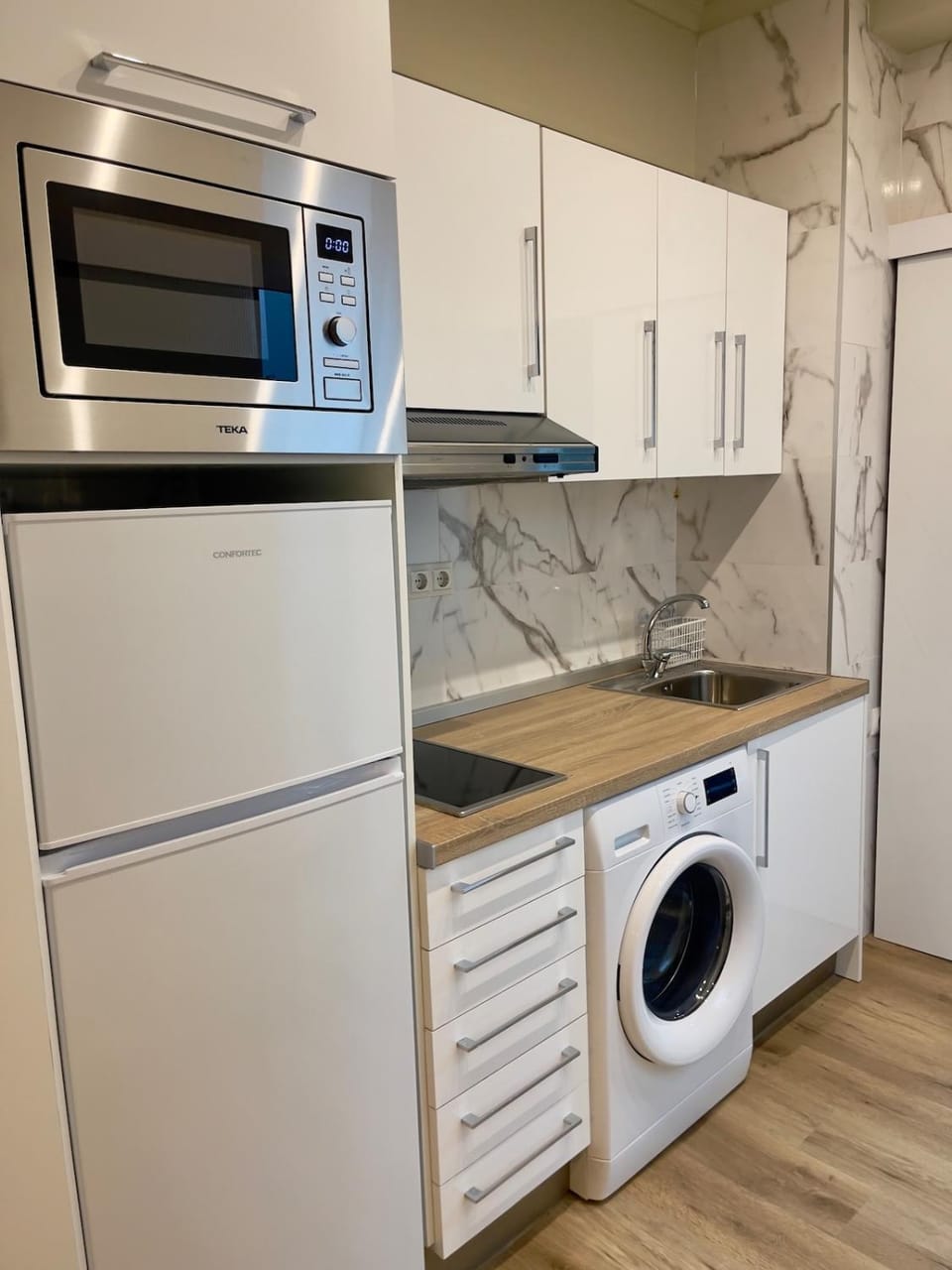 Kitchen or kitchenette, stove, kitchen, kitchen