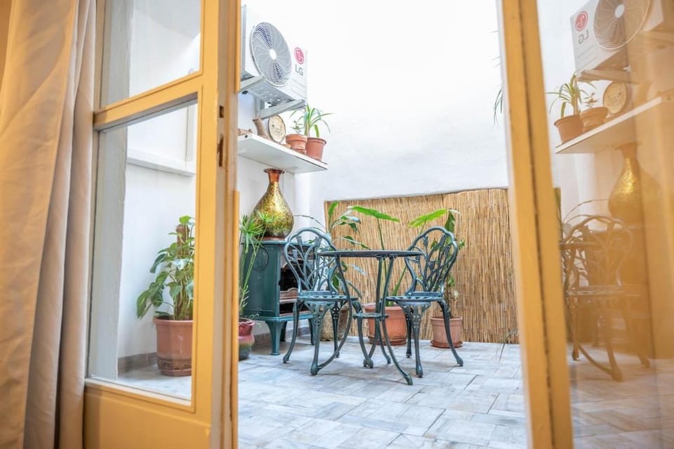 Patio, Day, Balcony/Terrace, Living room, Seating area, Dining area