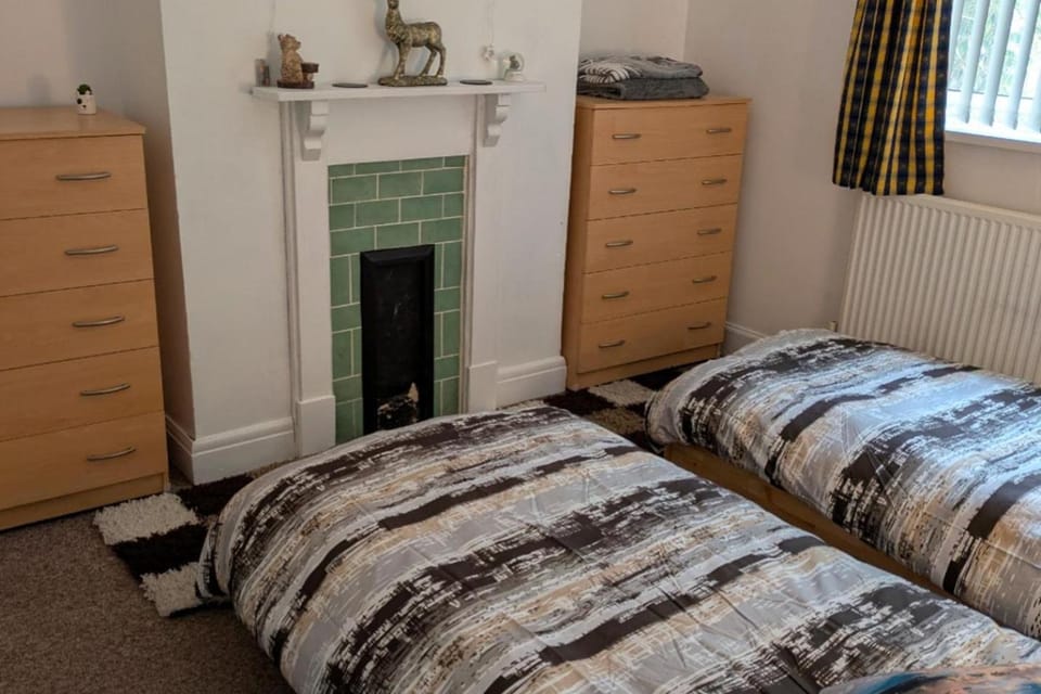 Bed, Bedroom, internet, wardrobe
