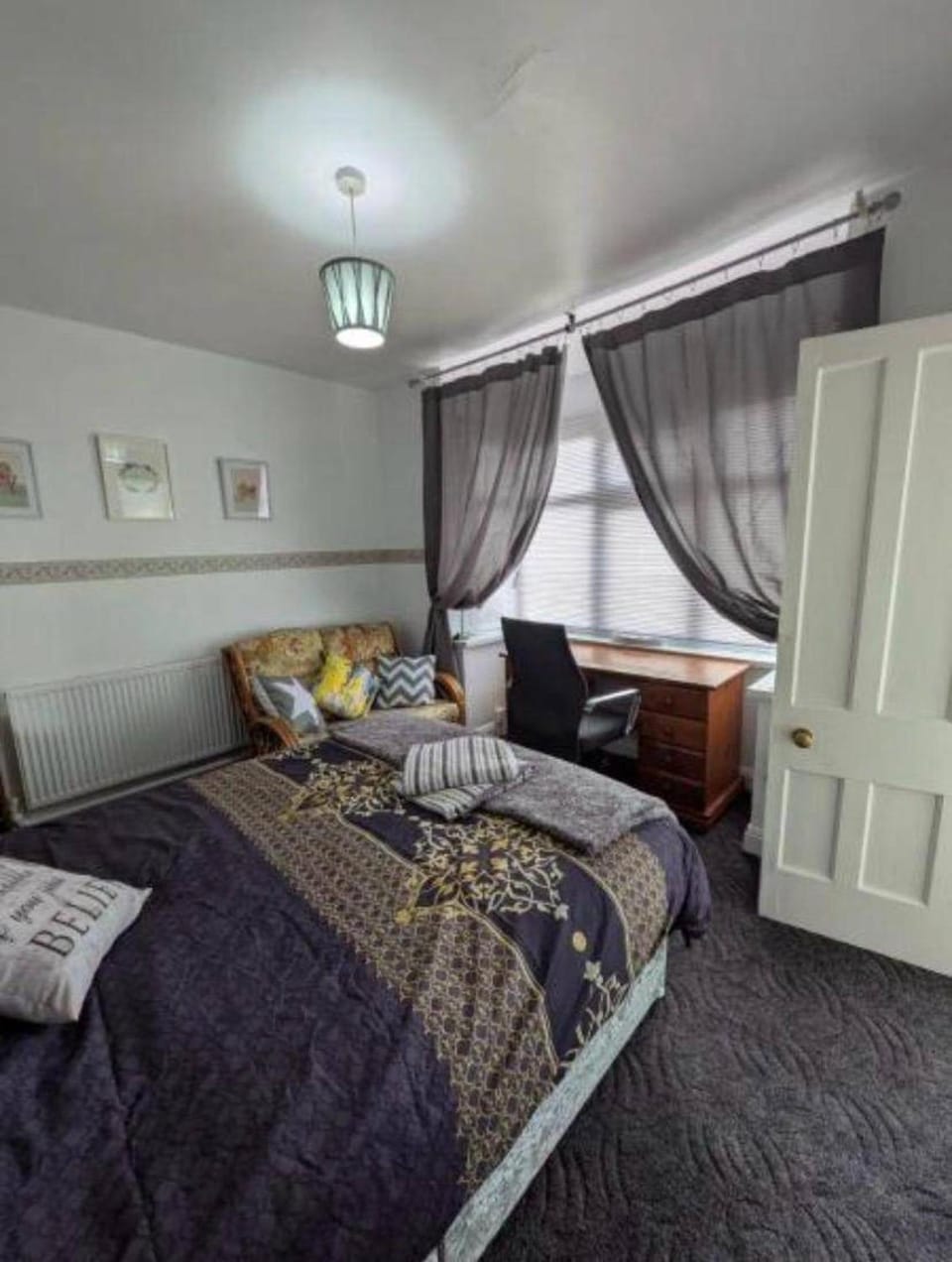 Bed, Living room, Seating area, Bedroom, wardrobe