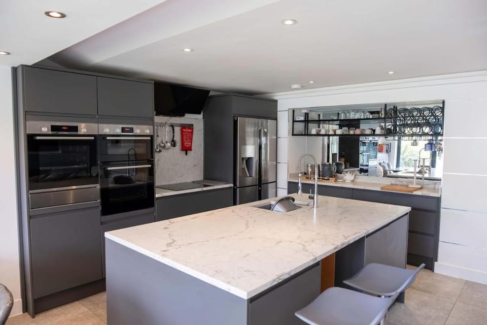The Southbourne Sanctuary-5 Min Walk To Beach-Private Garden Apartment in Christchurch