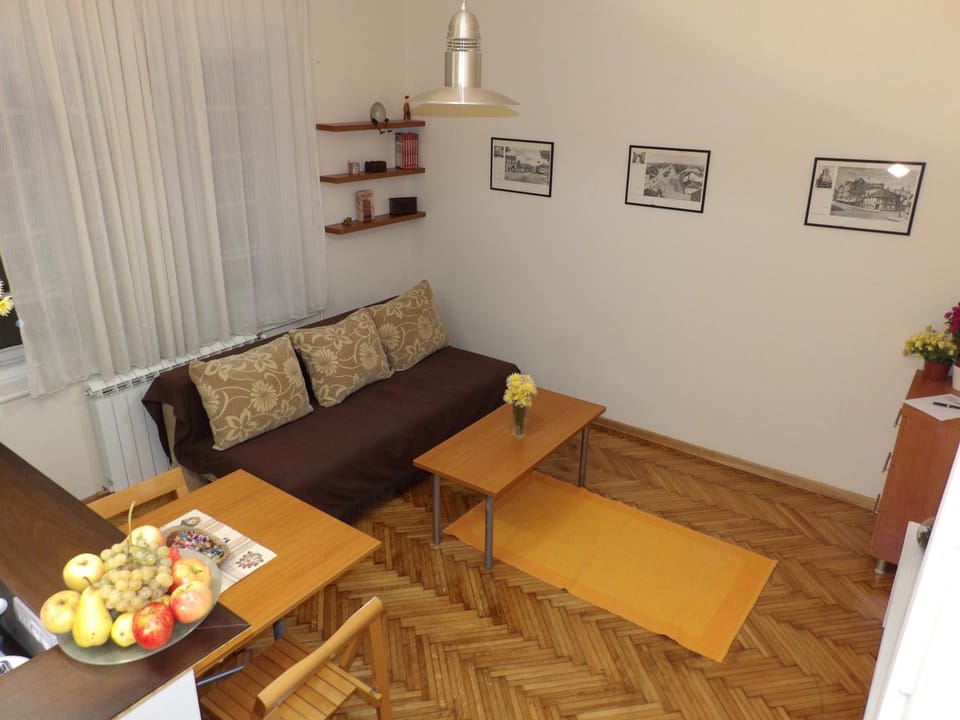 Living room, Seating area, Dining area, Street view