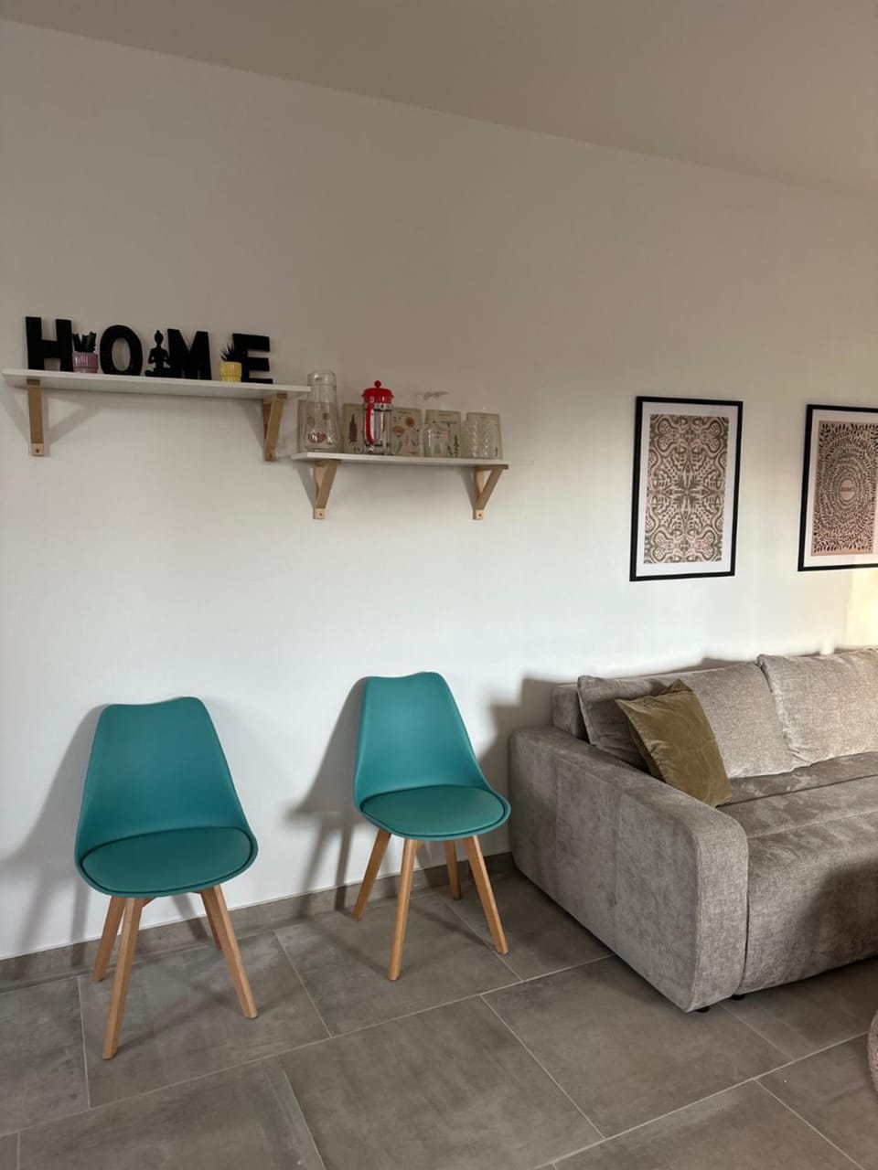 Living room, Seating area