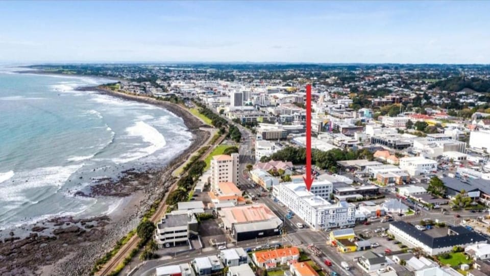 Ocean Sky Peak Central Retreat, New Plymouth Apartment in New Plymouth
