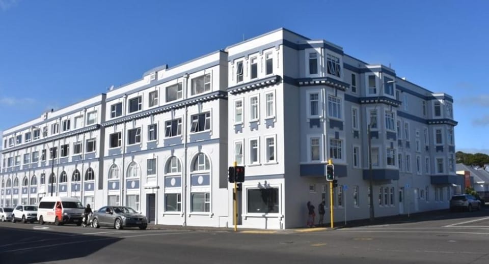 Ocean Sky Peak Central Retreat, New Plymouth Apartment in New Plymouth