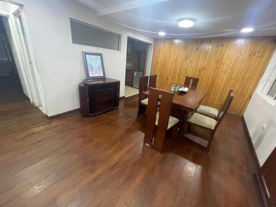Departamento enorme de 4 habitaciones para grupo de hasta 12 personas Apartment in Cuenca