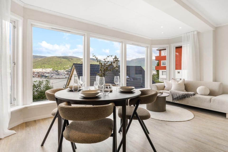 Newly renovated in 2026 - Spectacular view - Large living room Apartment in Bergen