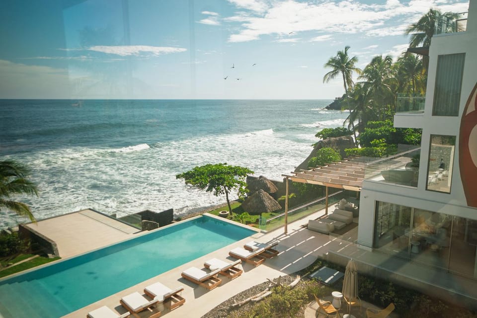 Solaris Oceanfront Escape in Surfcity Apartment in La Libertad Department, El Salvador