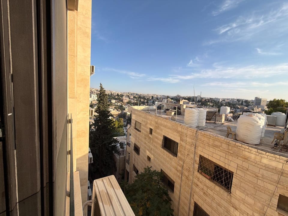 408s tara-JRE Jabal Al Lweibdeh with stunning view Apartment in Africa