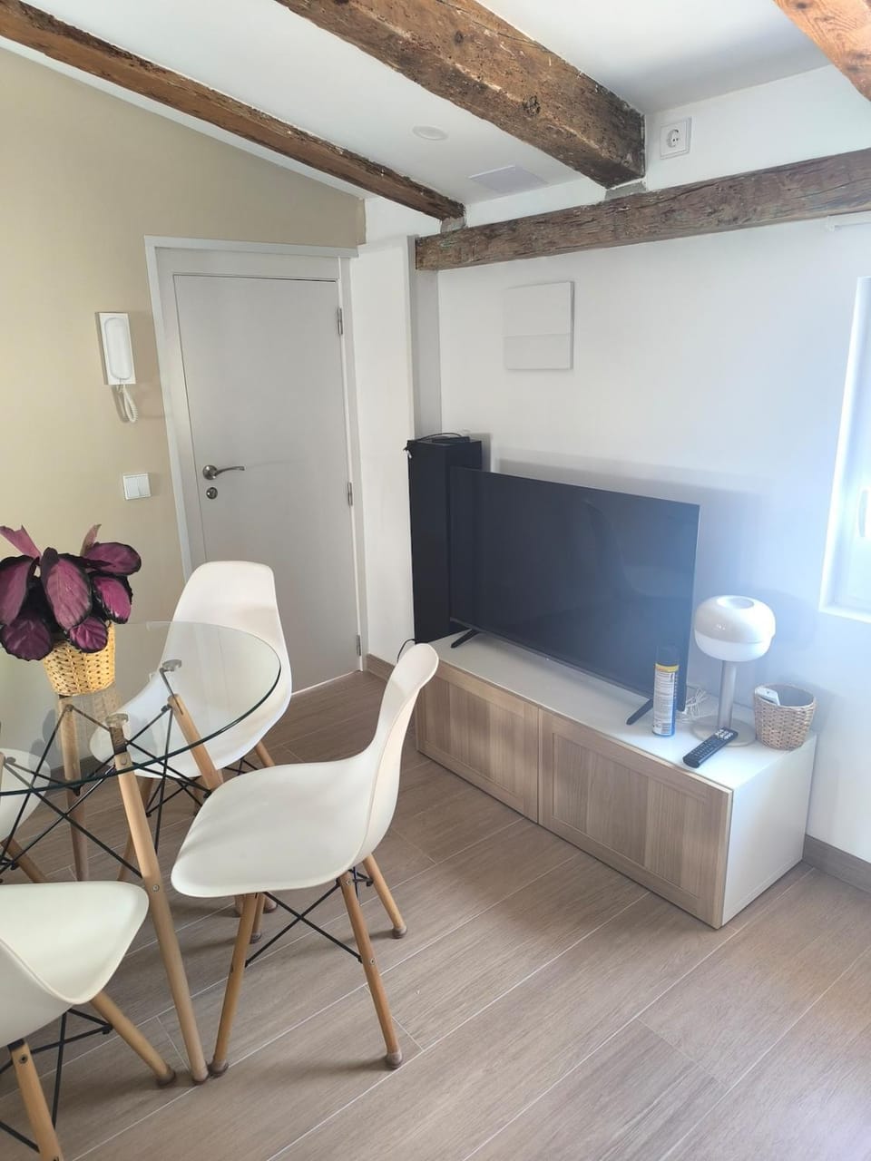 Habitación abuhardillada Deluxe Apartment in Tortosa