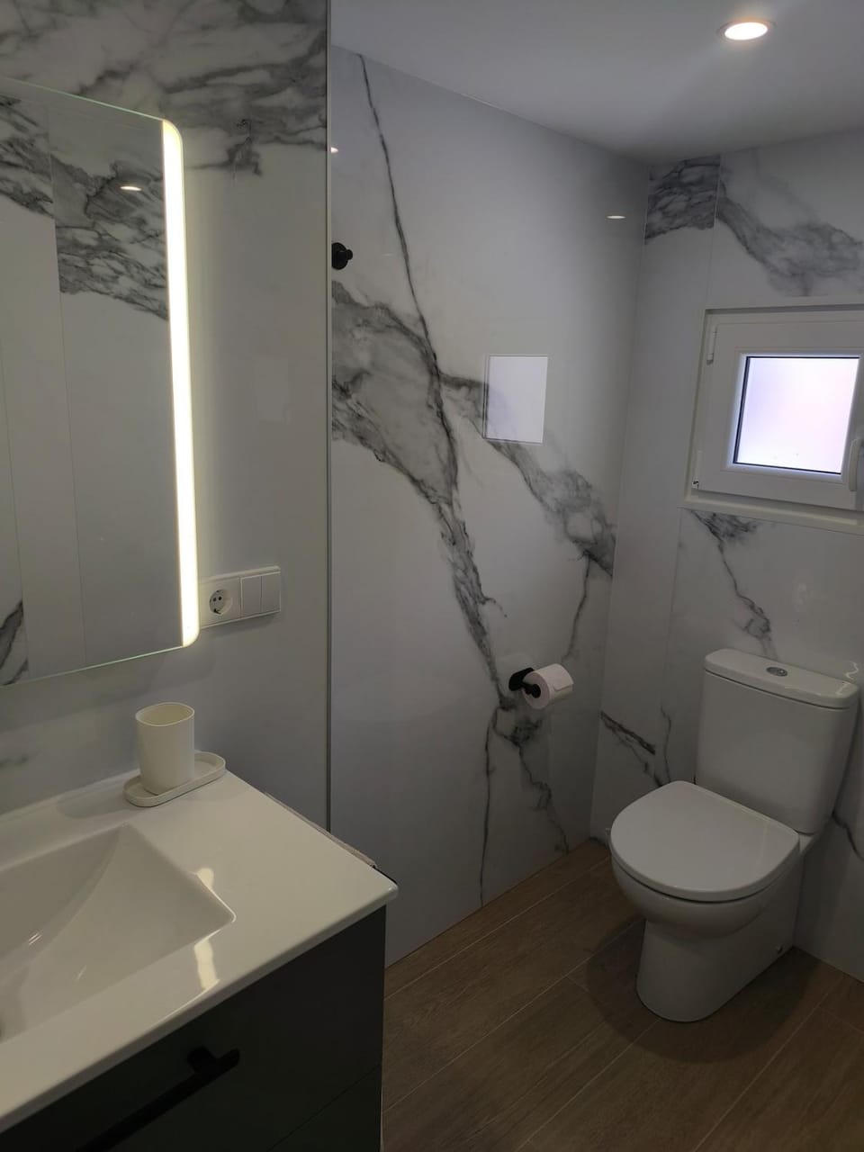 Habitación abuhardillada Deluxe Apartment in Tortosa