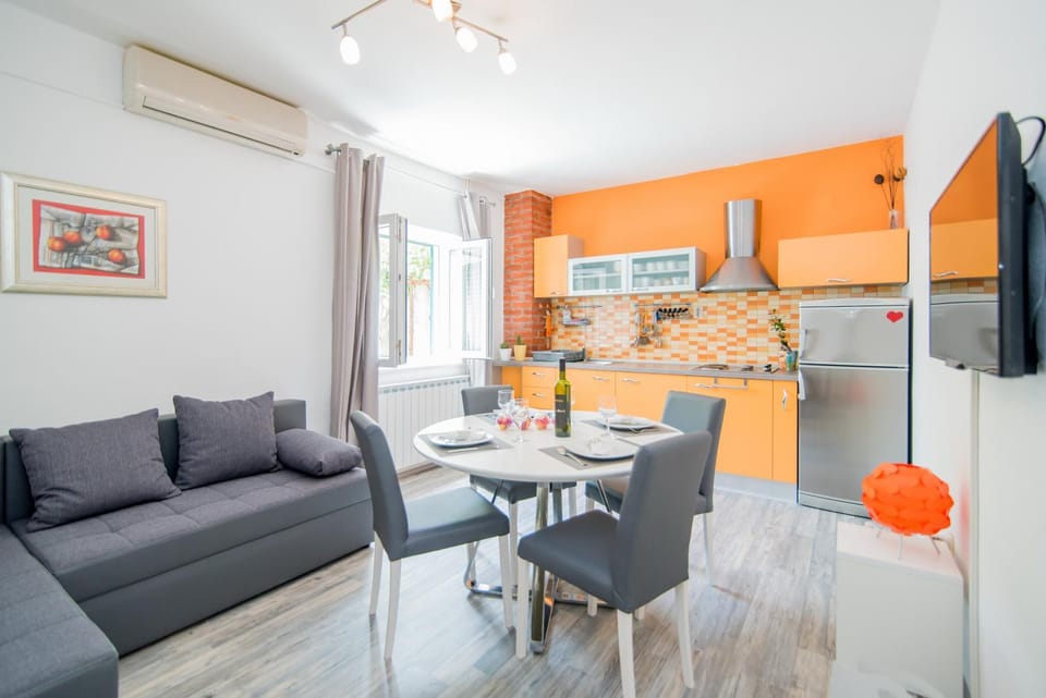 Kitchen or kitchenette, Living room, Dining area