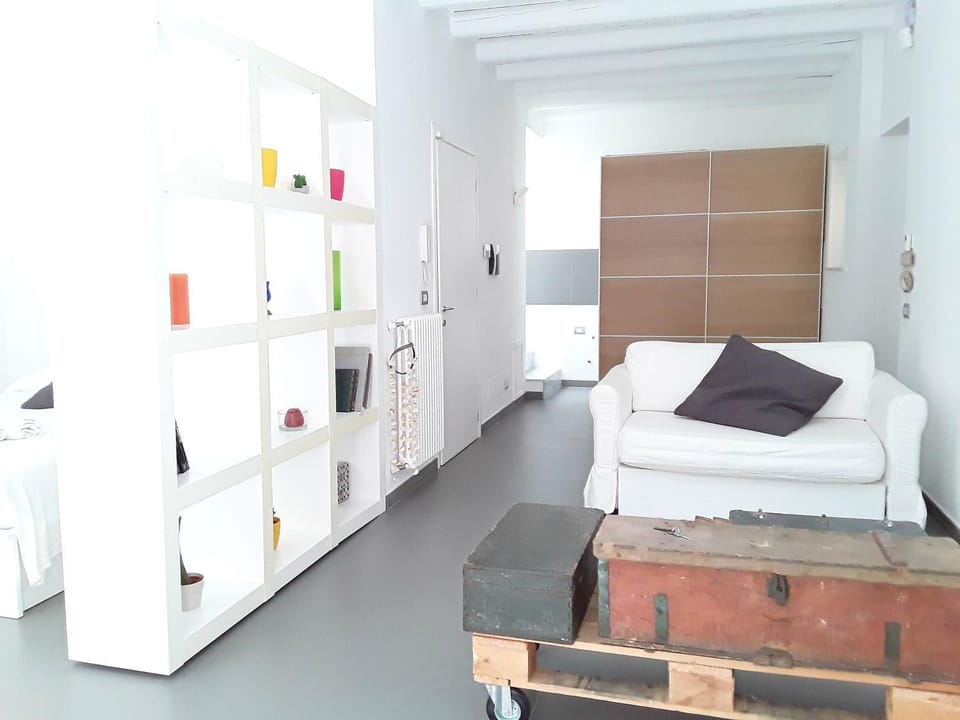 Bed, Living room
