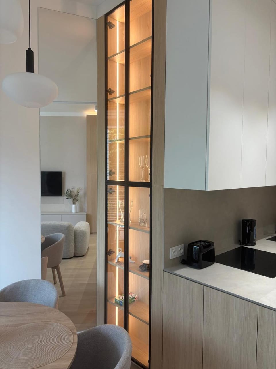 Communal lounge/ TV room, kitchen