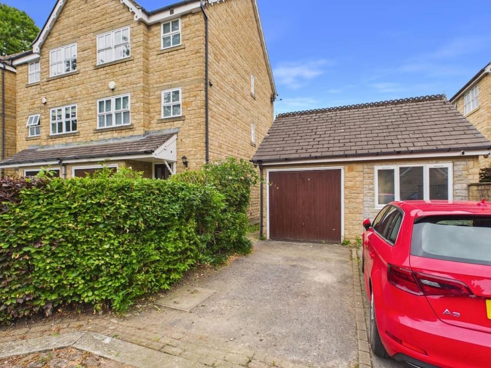 S10 Getaway Apartment in Sheffield