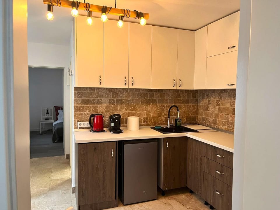 Coffee/tea facilities, Dining area, Parking, internet, kitchen