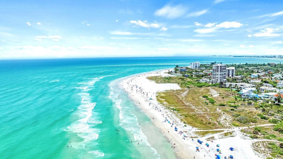 Siesta Beach 3 Min Walk to Village plus Patio! House in Siesta Beach