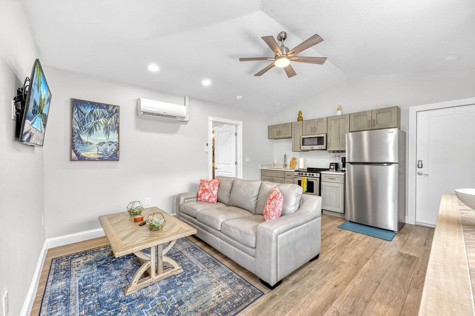 New Listing - Dates Available Now! Beach & Village House in Siesta Beach