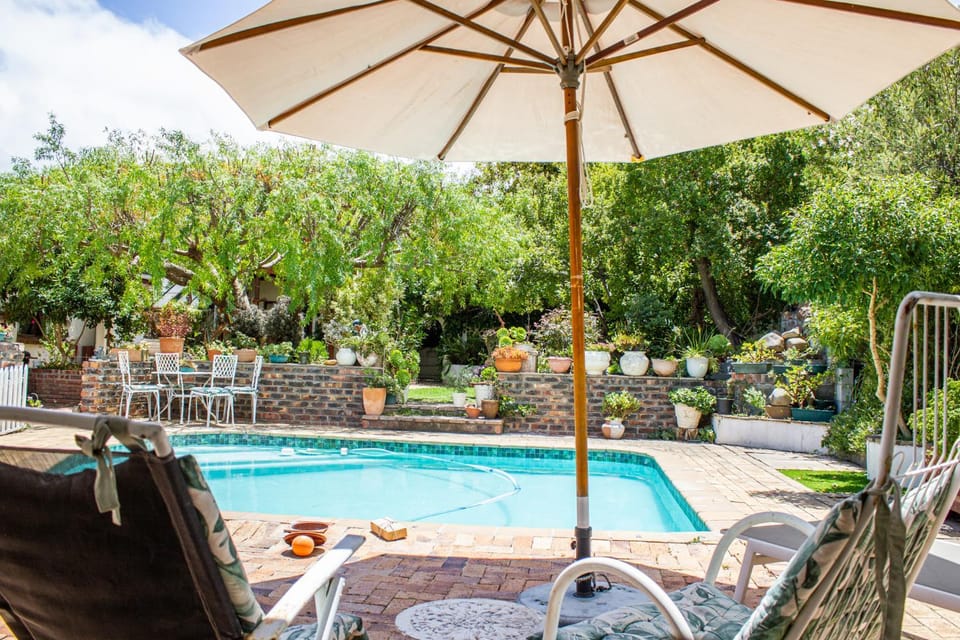 Garden, Garden, Pool view, Swimming pool, sunbed